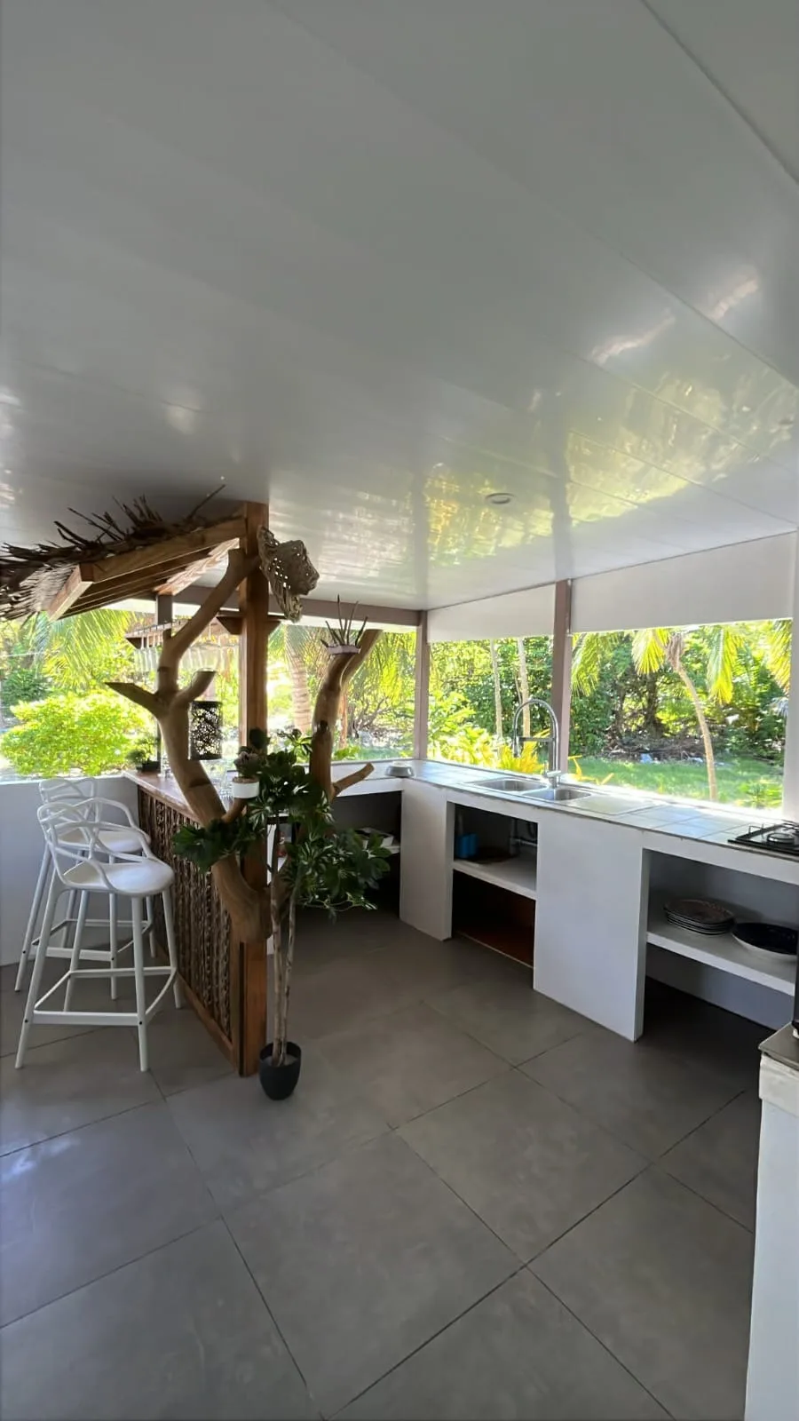 Kaiga, la cuisine privée et la terrasse